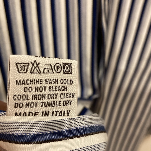 Canali dress shirt with French cuffs. Size 17 1/2 (44). Made in Italy. - Picture 7 of 7